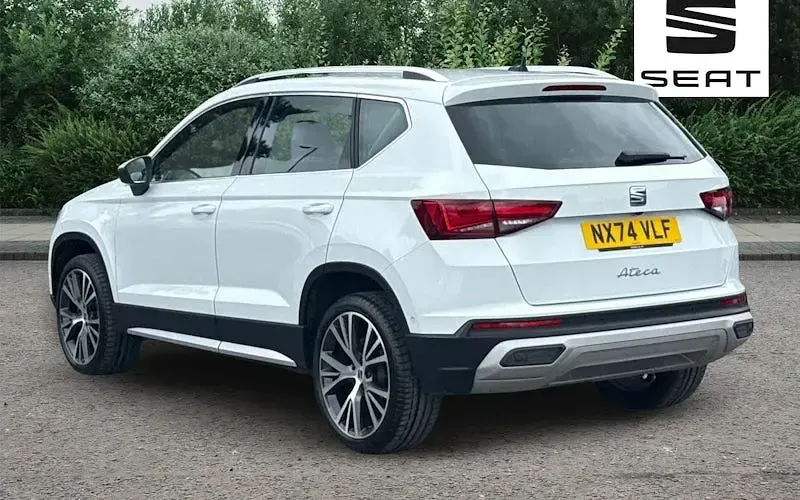 Käytetty Seat Ateca Xperience Lux 150 HP (110 kW) 2024 Valkoinen Katumaasturi