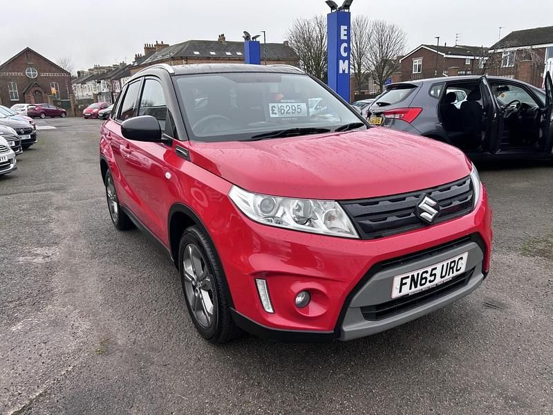 Red/black Used 2015 Suzuki Vitara SZ-T Hatchback | £6,295 (Fair price) - Image 1/4