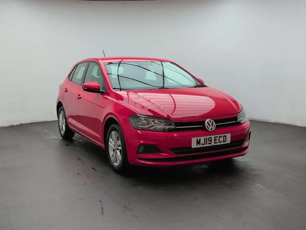 Used VW Polo SE 80 HP (58 kW) 2019 Red Hatchback