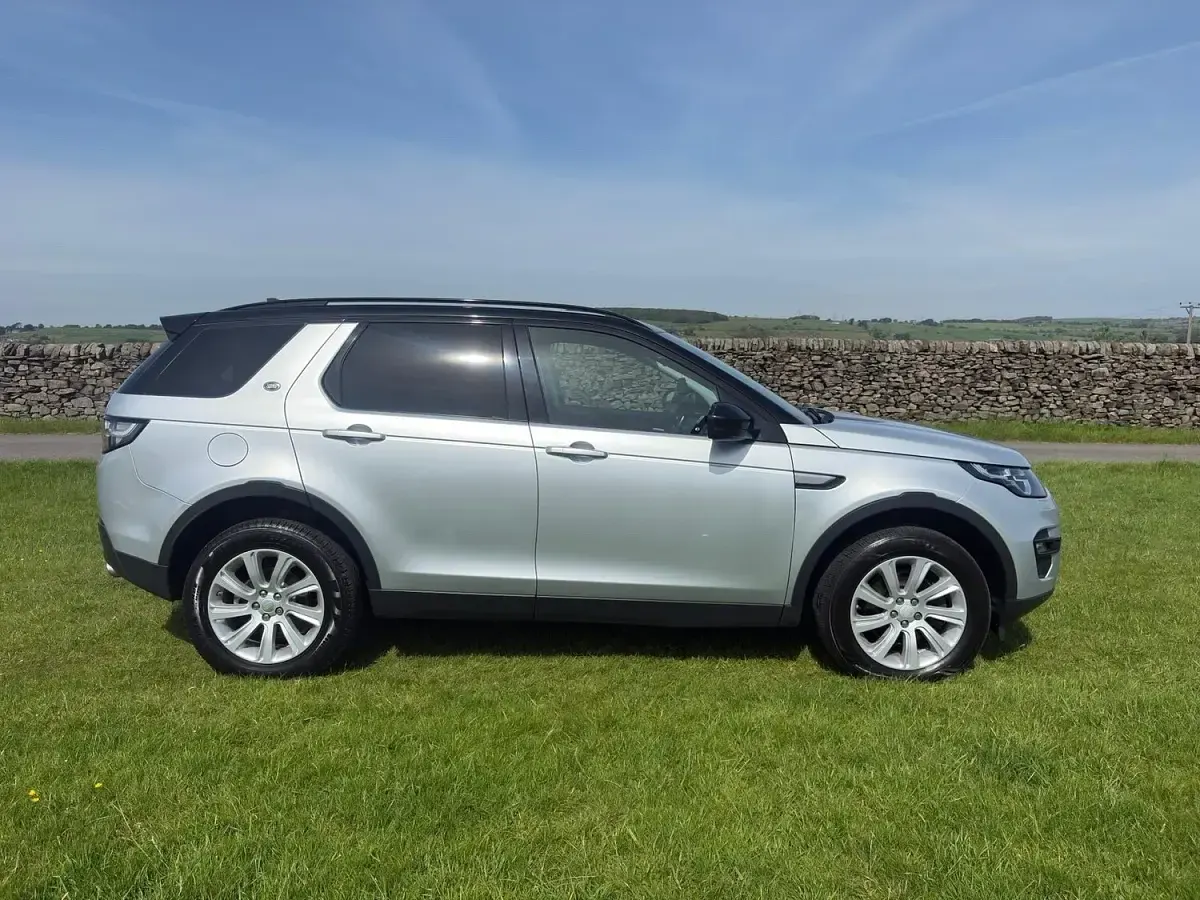 Used Land Rover Discovery Sport SE 190 HP (139 kW) 2015 Silver SUV