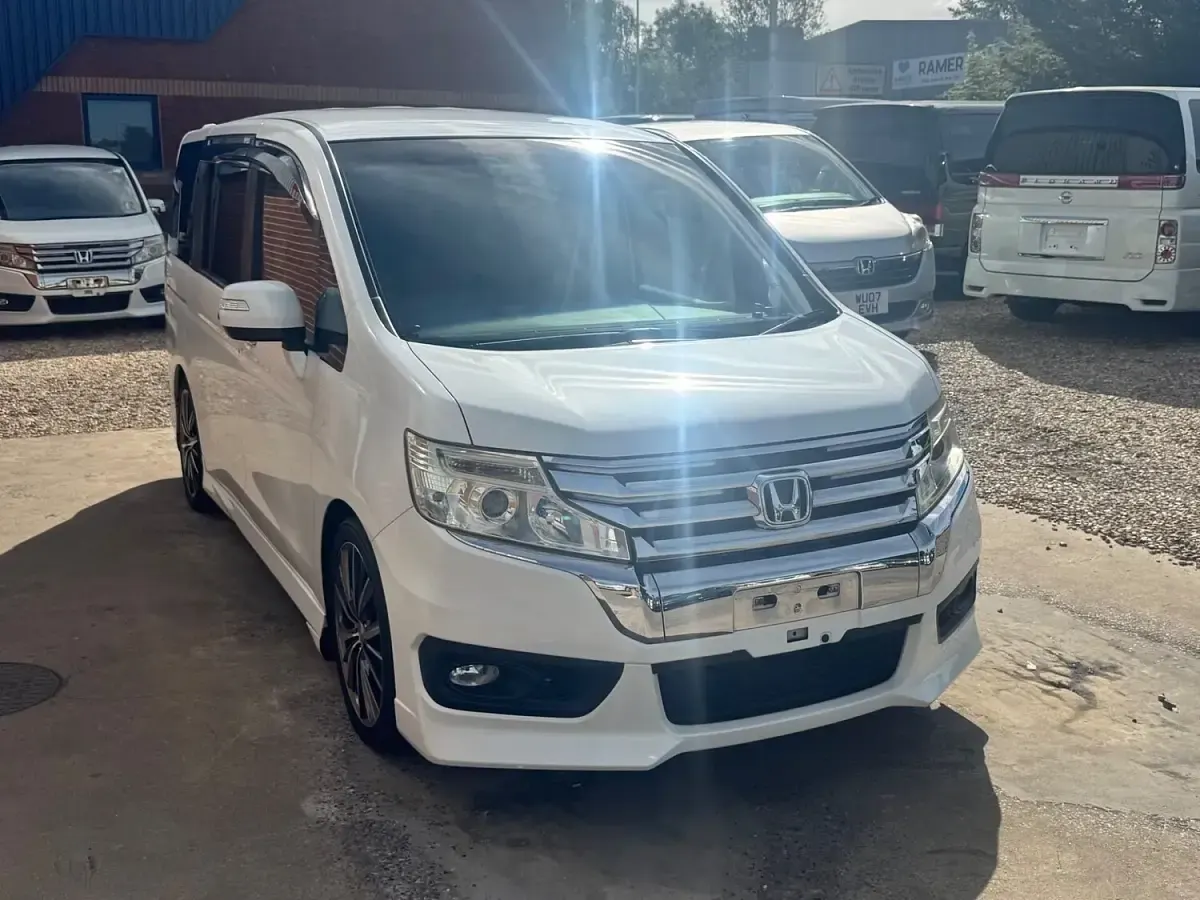 Used Honda Stepwgn 2013 White MPV