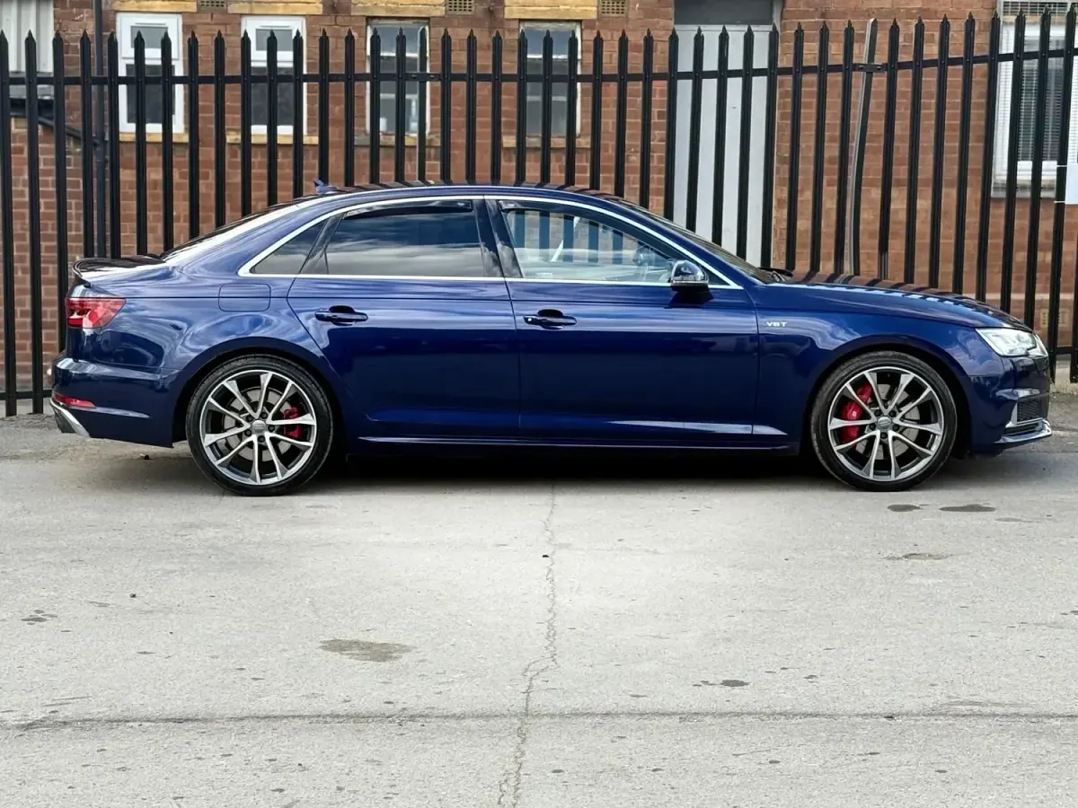 Usado Audi S4 348 HP (255 kW) 2017 Azul Sedan