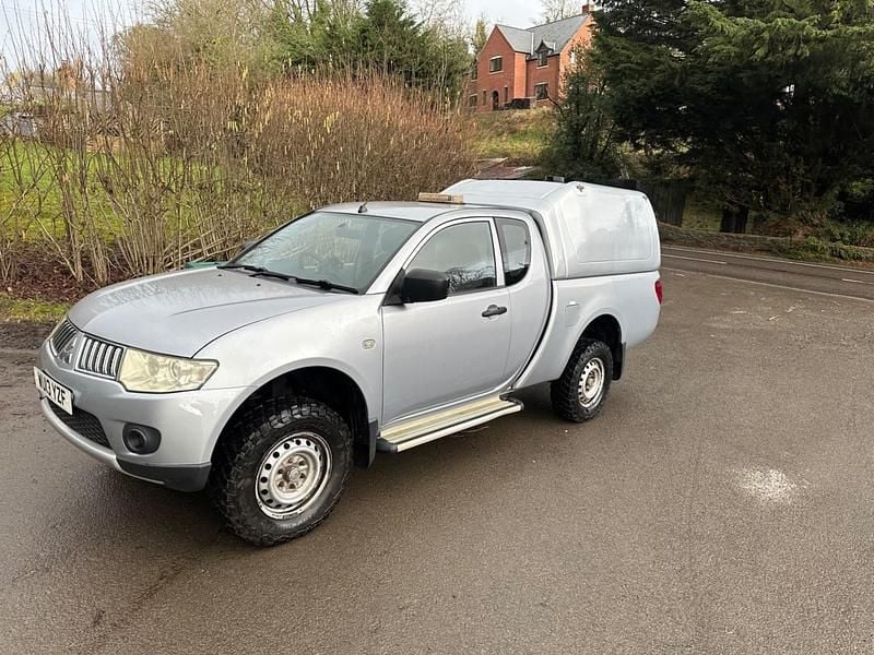 Used Mitsubishi L200 134 HP (98 kW) 2013 Silver Pickup