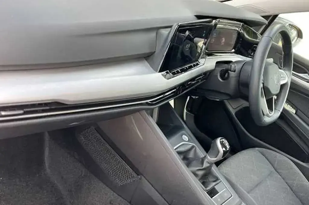 Used VW Golf VIII Life 130 HP (95 kW) 2023 Grey Hatchback