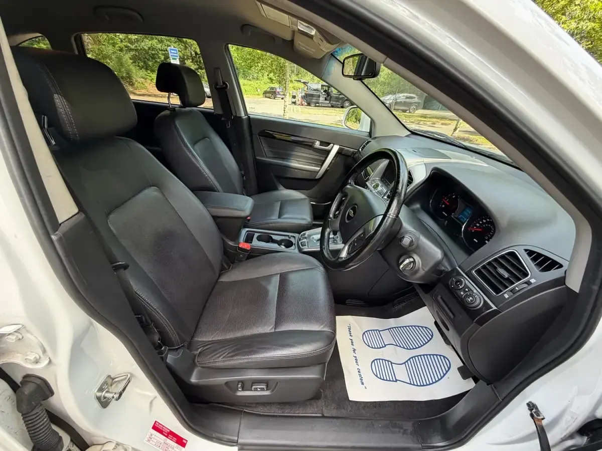 Used Chevrolet Captiva LTZ 184 HP (135 kW) 2013 White SUV
