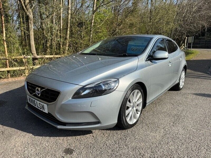 Silver Used 2015 Volvo V40 SE Lux Estate | £6,995 (Fair price) - Image 1/4