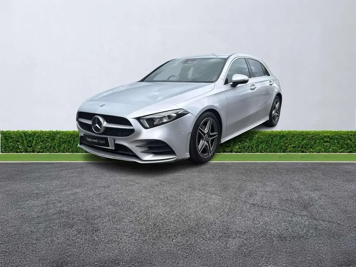 Begagnad Mercedes A180 Executive 2020 Silver Halvkombi