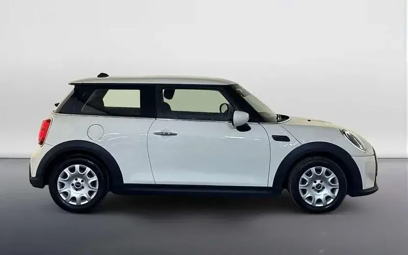 Used Mini ONE Classic 102 HP (75 kW) 2021 White Hatchback