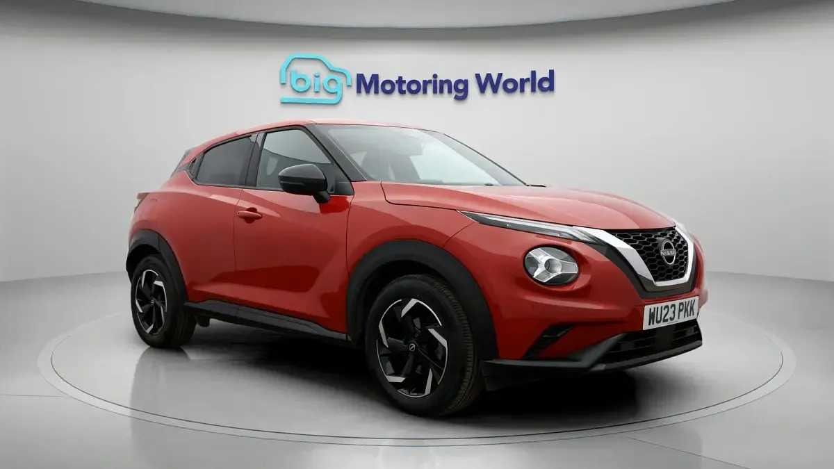 Begagnad Nissan Juke N-Connecta 114 HK (83 kW) 2023 SUV