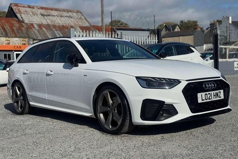 Used Audi A4 Black Edition 150 HP (110 kW) 2021 White Estate
