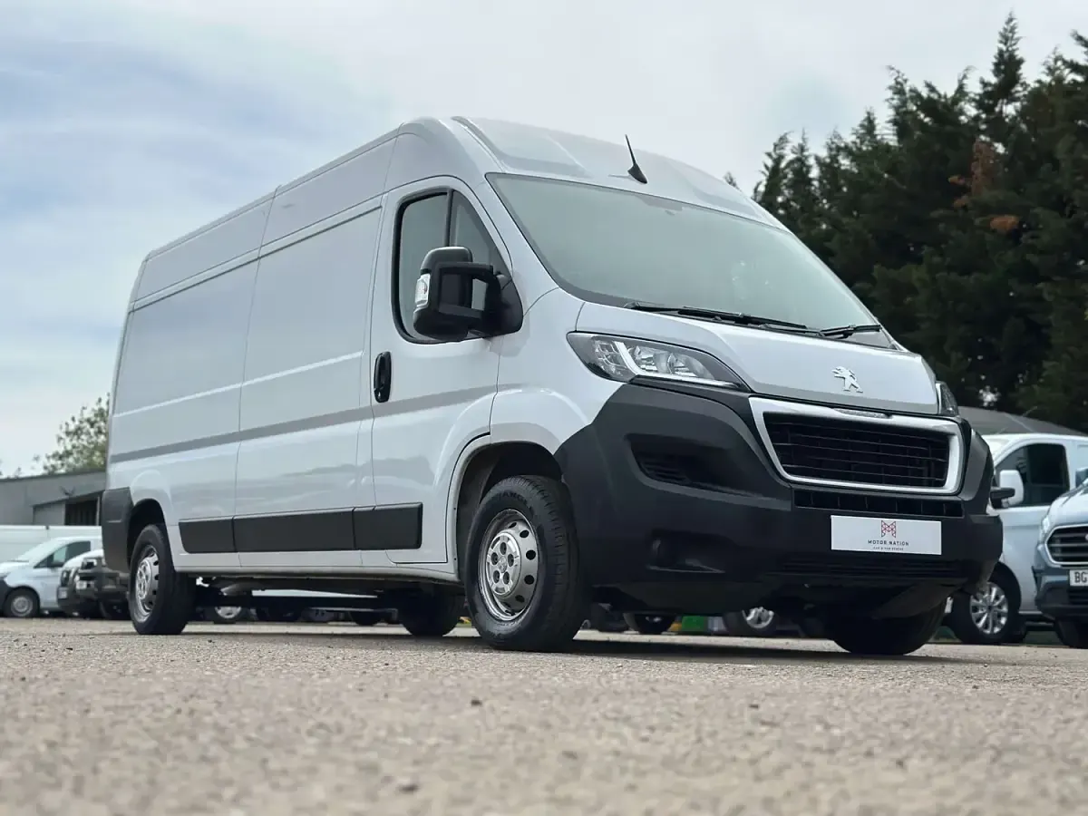 Used Peugeot Boxer Premium 140 HP (102 kW) 2024 White Van