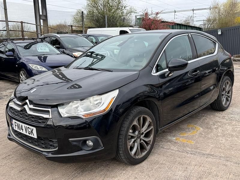 Begagnad Citroën DS4 Start 115 HK (84 kW) 2014 Svart Halvkombi
