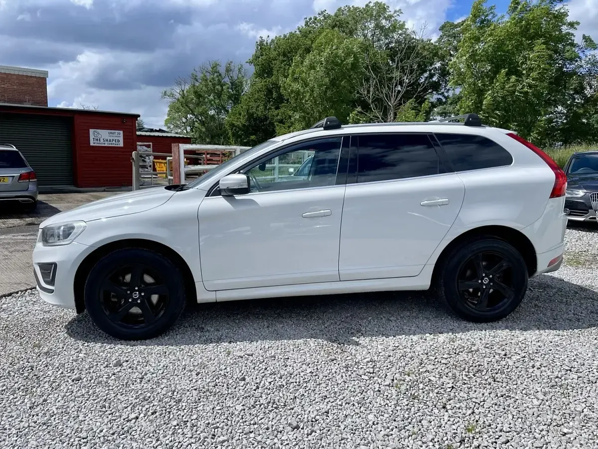 Used Volvo XC60 R-Design 2013 White SUV