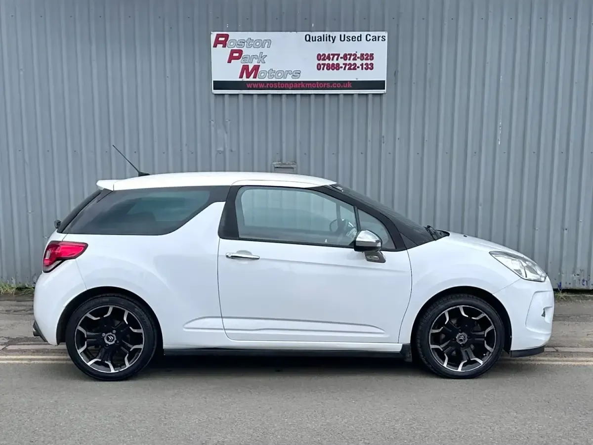 Używany Citroën DS3 2011 Biały Hatchback