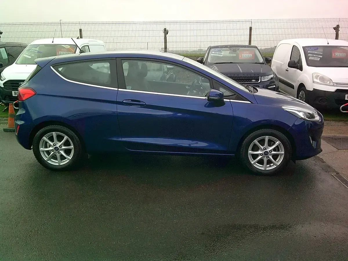 Used Ford Fiesta Zetec 100 HP (73 kW) 2018 Blue Hatchback