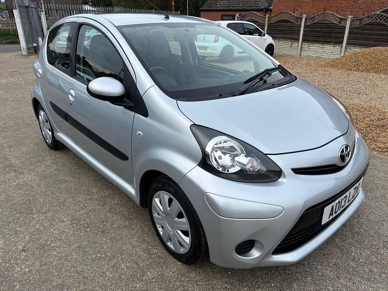 Silver Used 2013 Toyota Aygo Hatchback | £3,495 (Fair price) - Image 1/4