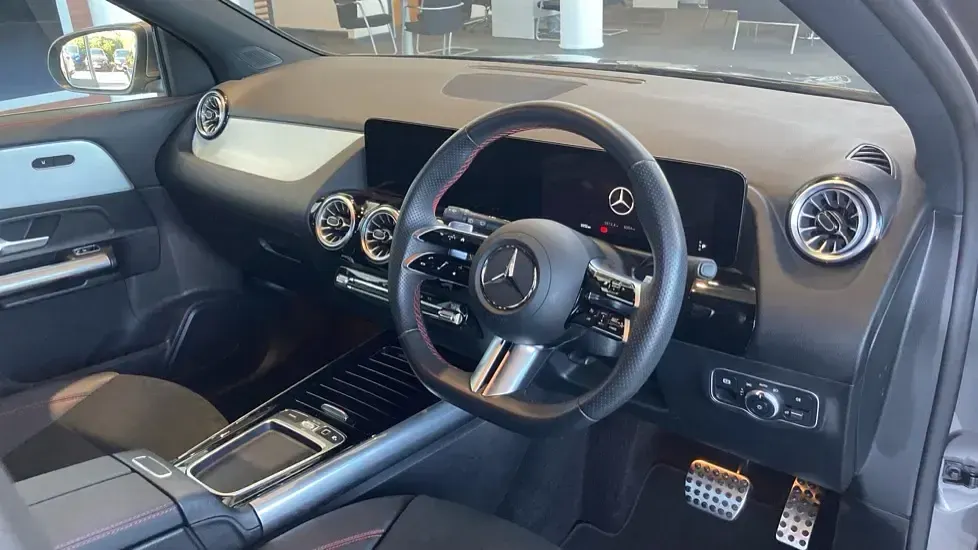 Used Mercedes GLA220 Executive 190 HP (139 kW) 2025 Mountain grey metallic SUV