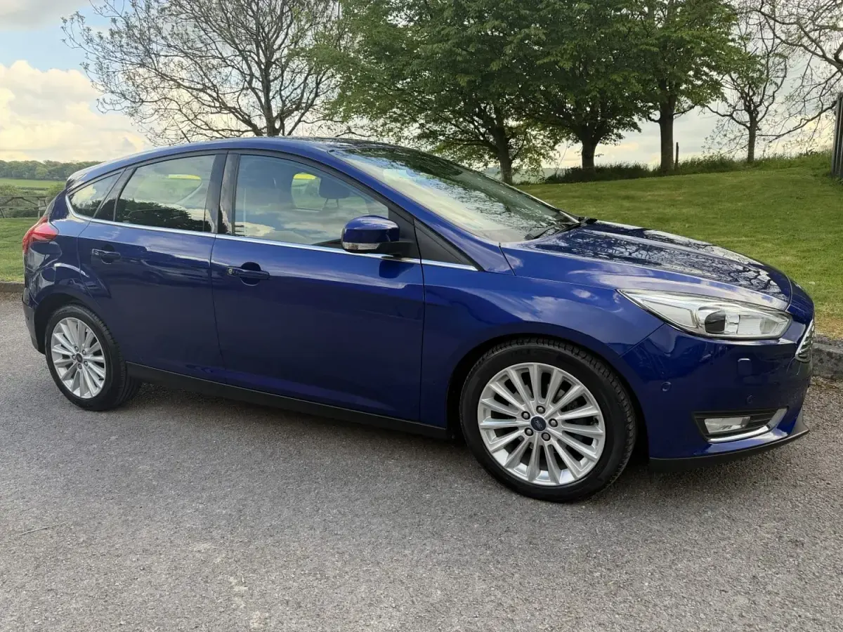 Używany Ford Focus Titanium X 125 KM (91 kW) 2016 Niebieski Hatchback