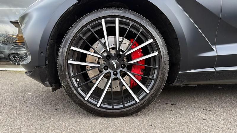Used Aston Martin DBX 707 HP (519 kW) 2024 Black SUV