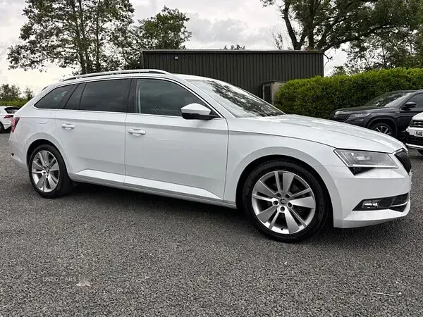 Used Skoda Superb SE L Executive 150 HP (110 kW) 2019 White Estate