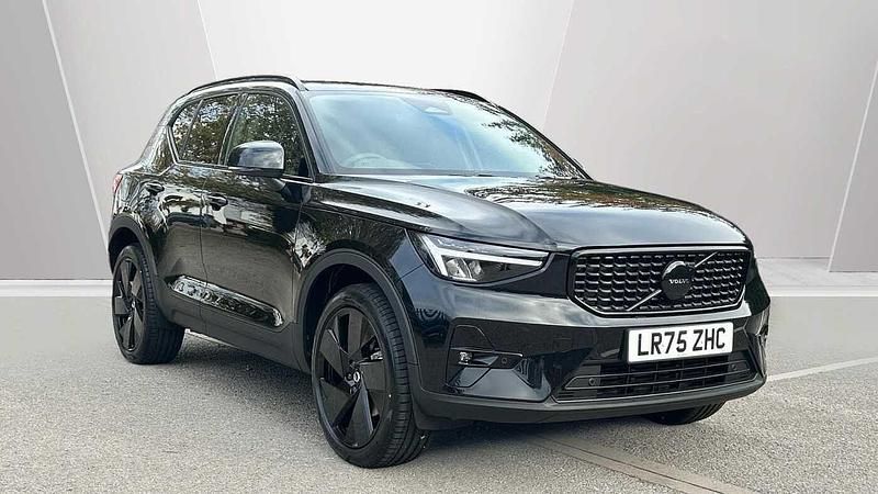 New Volvo XC40 Plus 2025 Black SUV