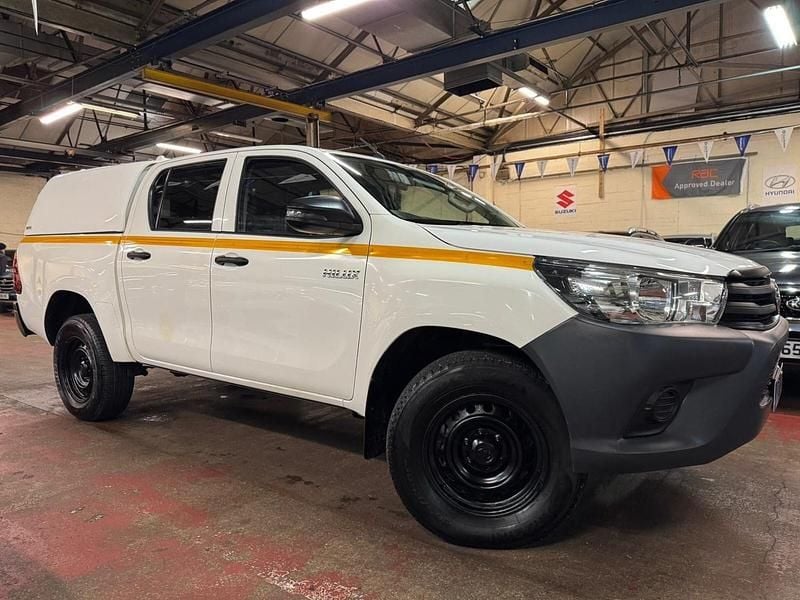 White Used 2019 Toyota HiLux Active Pickup | £11,989 (Good price) - Image 1/4