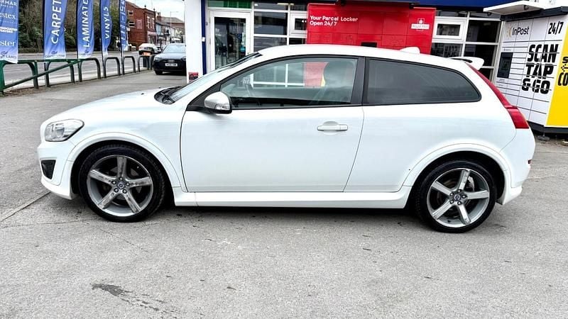 Used Volvo C30 R-Design 145 HP (106 kW) 2012 White Hatchback