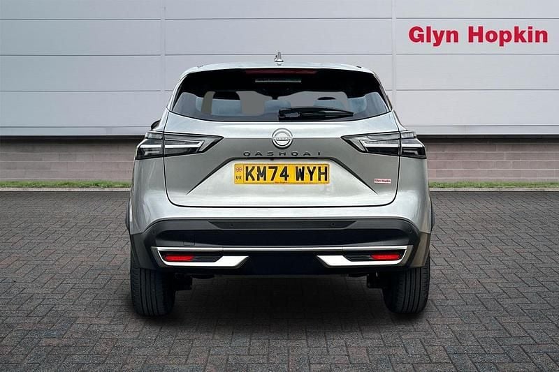 Used Nissan Qashqai Acenta Premium 158 HP (116 kW) 2024 Silver SUV