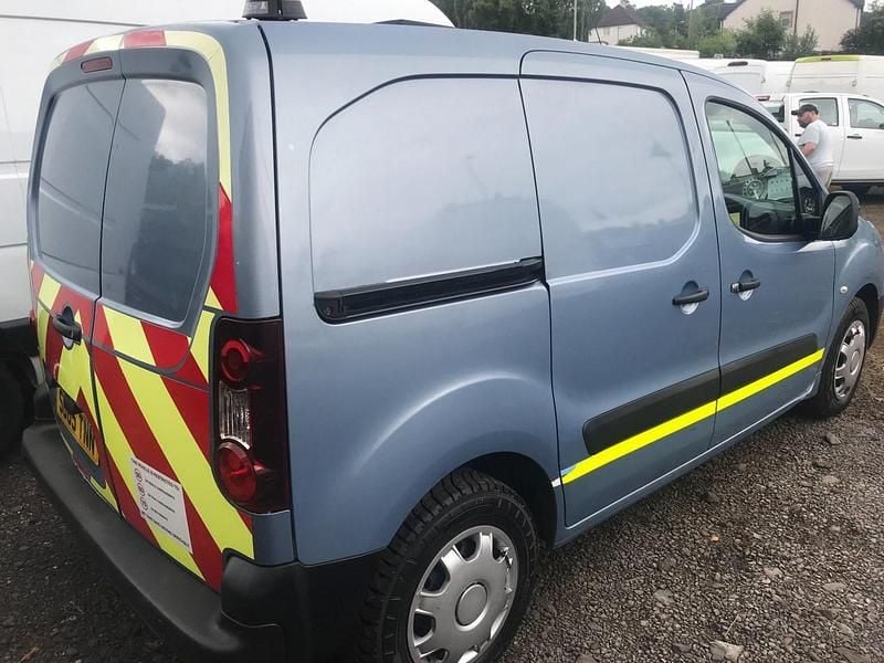 Used Peugeot Partner 2015 White MPV
