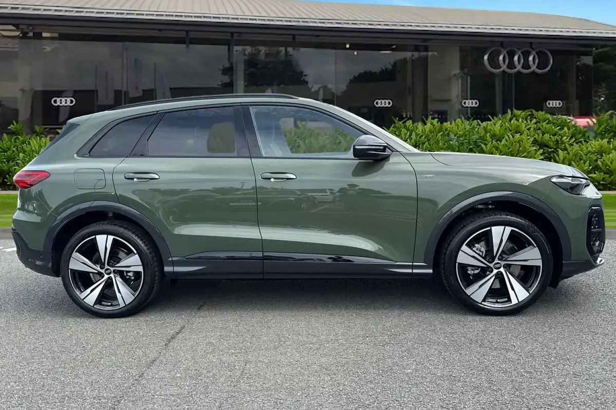 New Audi Q5 Black Edition 2026 Green SUV