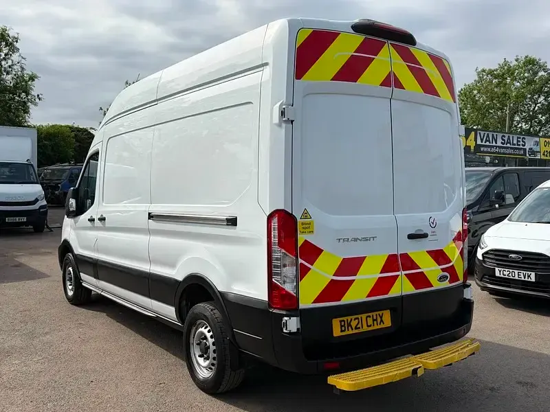 Used Ford Transit 130 HP (95 kW) 2021 White Van