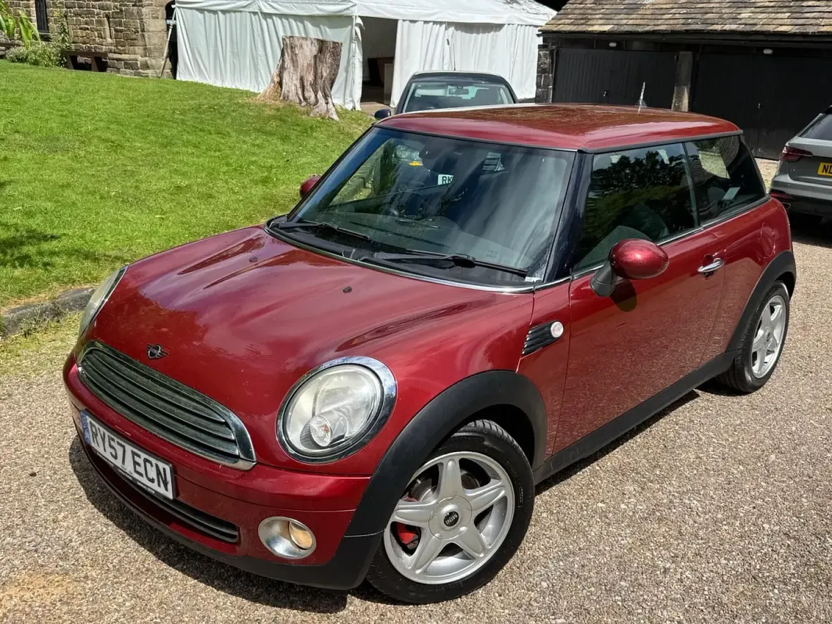 Used Mini Cooper Hatch 120 HP (88 kW) 2008 Red Hatchback