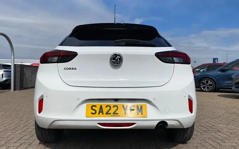 Used Vauxhall Corsa Edition 101 HP (74 kW) 2022 White Hatchback