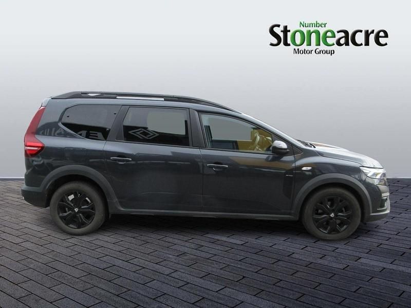 Second-hand Dacia Jogger Extreme 110 CP (80 kW) 2023 Gri Monovolum