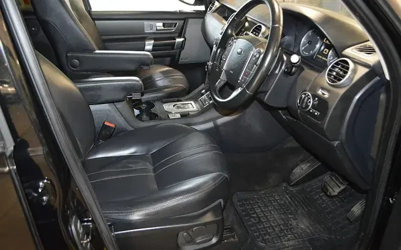 Used Land Rover Discovery SE 256 HP (188 kW) 2015 Black SUV