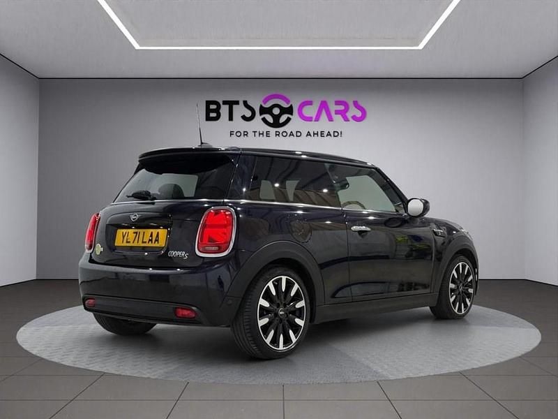 Used Mini Cooper SE Hatch 135 kW (184 HP) 2022 Black Hatchback