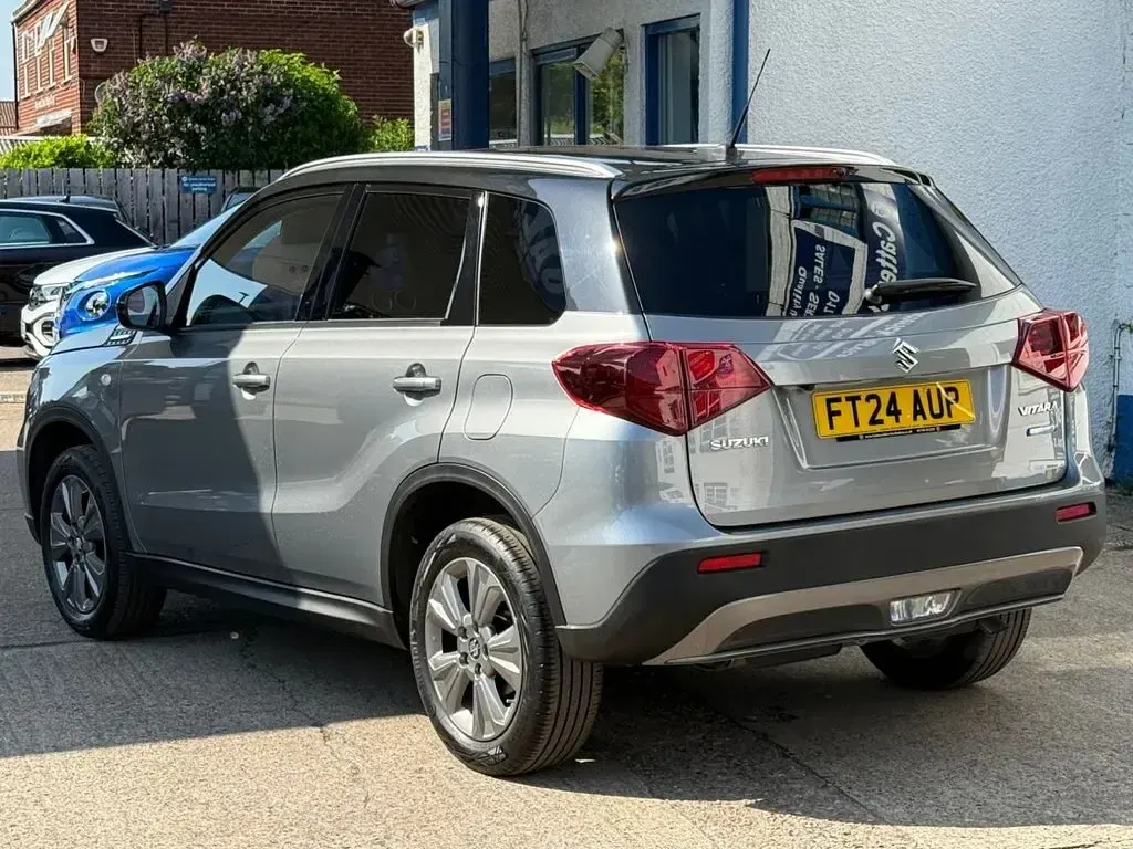 Usado Suzuki Vitara SZ-T 129 CV (94 kW) 2024 Gris SUV