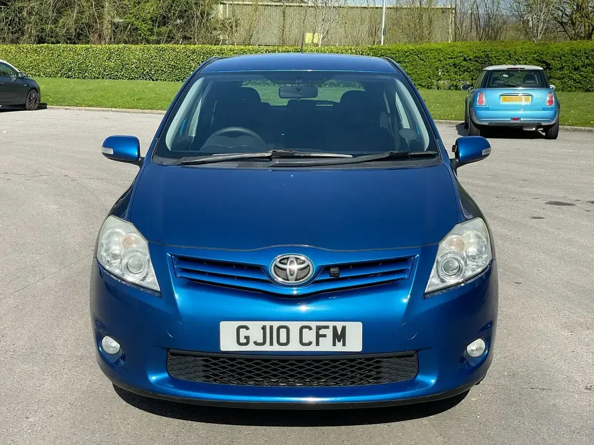 Used Toyota Auris 2010 Blue Hatchback