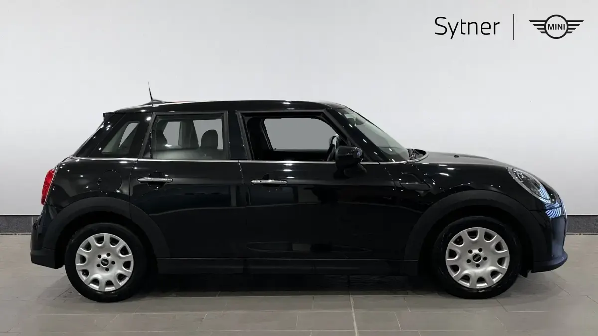 Used Mini ONE Classic 101 HP (74 kW) 2021 Black Hatchback