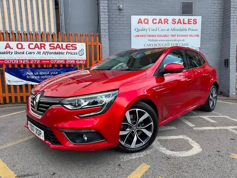 Used Renault Mégane IV Dynamique 130 HP (95 kW) 2017 Red Hatchback