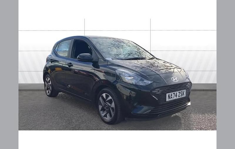Used Hyundai i10 Advanced 63 HP (46 kW) 2024 Black Hatchback