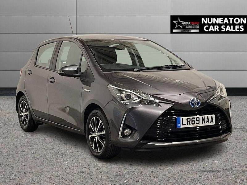 Grey Used 2019 Toyota Yaris Hybrid Hatchback | £13,500 (Good price) - Image 1/4
