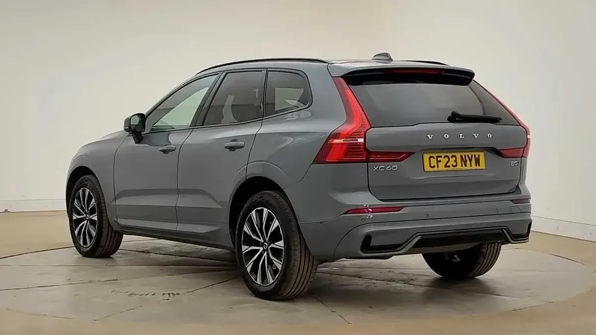 Used Volvo XC60 Plus 250 HP (183 kW) 2023 Grey SUV