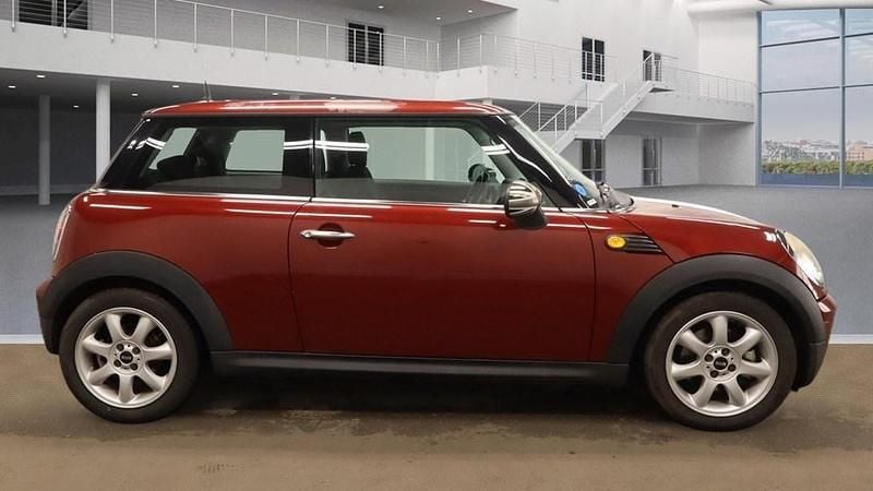 Used Mini ONE Hatch 95 HP (69 kW) 2009 Red Hatchback