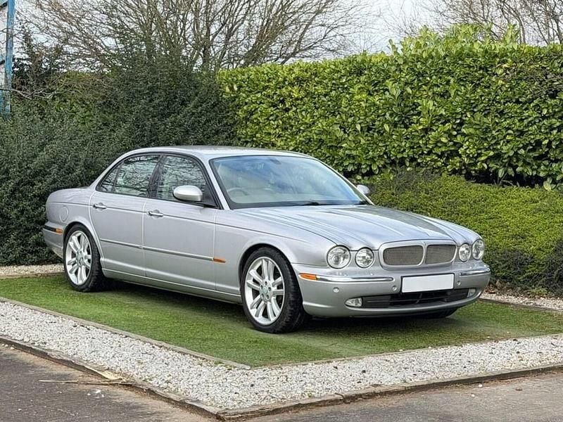 Used Jaguar XJR Supercharged 400 HP (294 kW) 2004 Silver Sedan