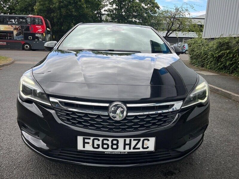 Black Used 2018 Vauxhall Astra SRi Hatchback | £5,999 (Good price) - Image 1/4