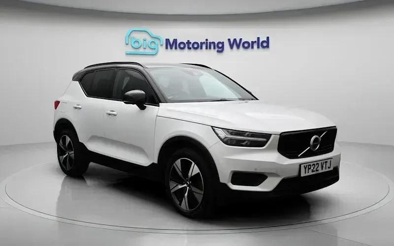 Used Volvo XC40 R-Design 262 HP (192 kW) 2021 White SUV