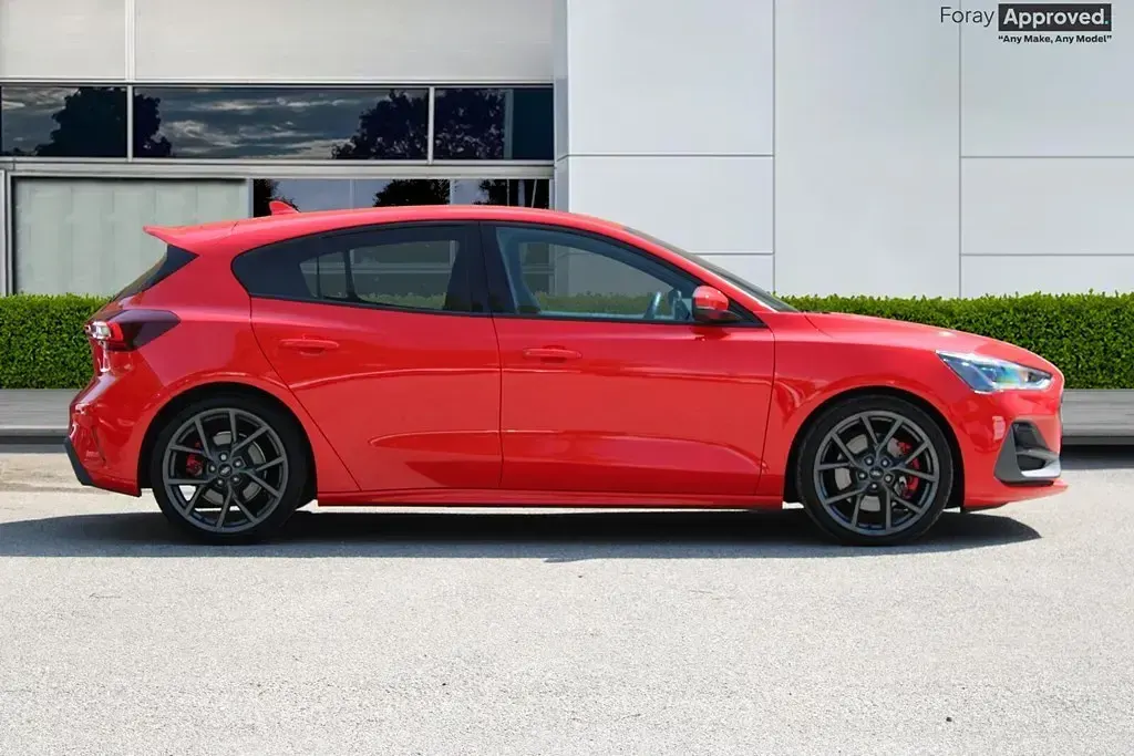 Used Ford Focus ST 2024 Race red Hatchback