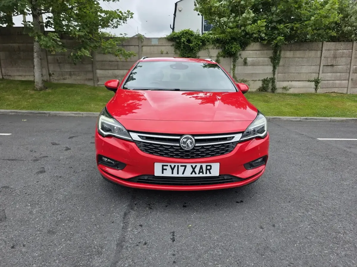 Used Vauxhall Astra SRi 2017 Red Estate