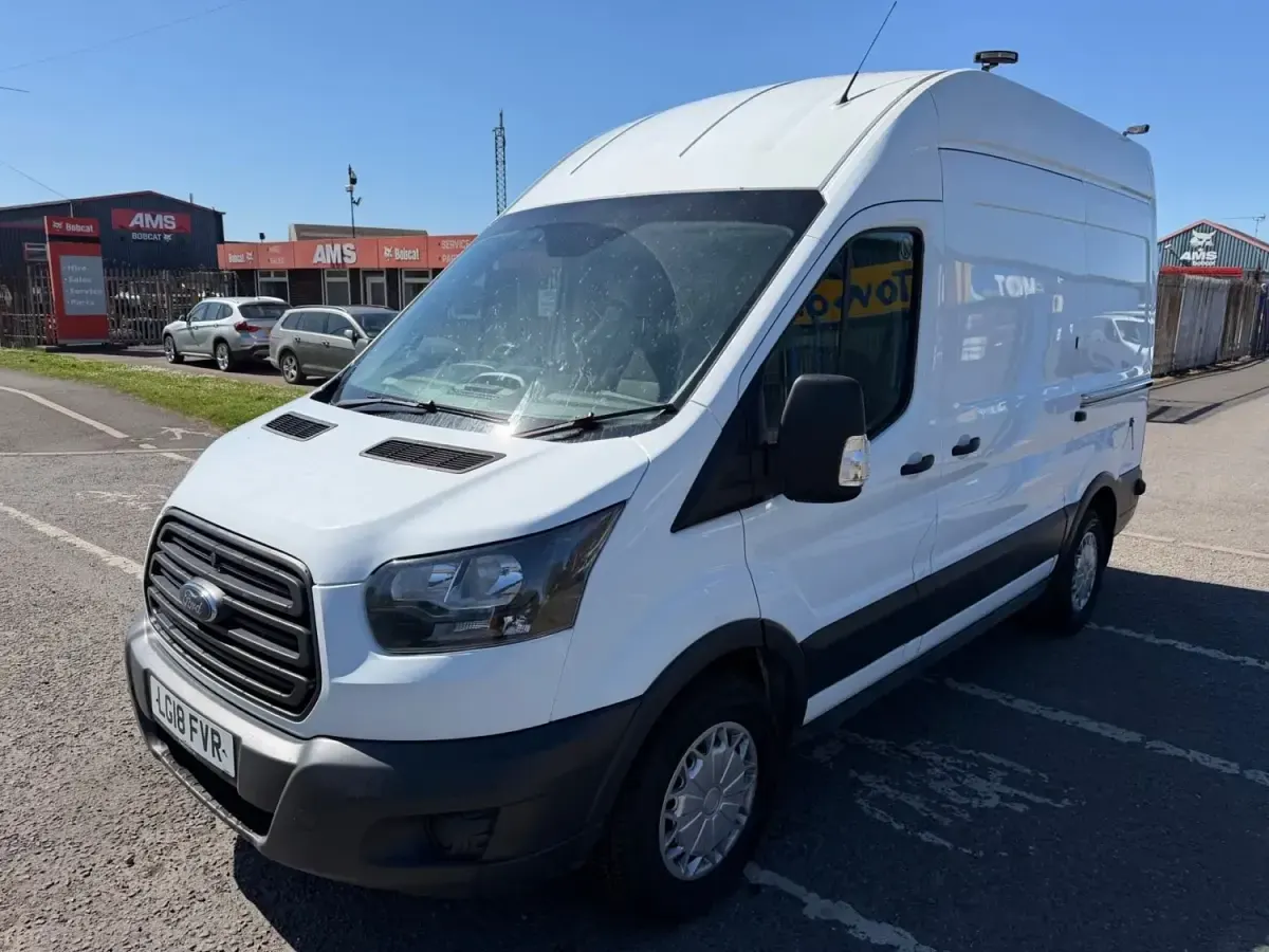 Usado Ford Transit 2018 Branco Monovolume